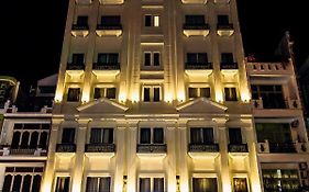 Lion 3 Hotel